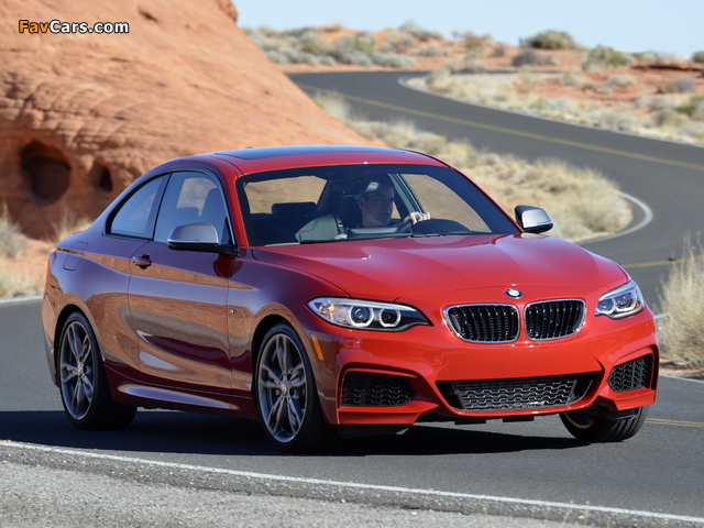 Images of BMW M235i Coupé US-spec (F22) 2014 (640 x 480)