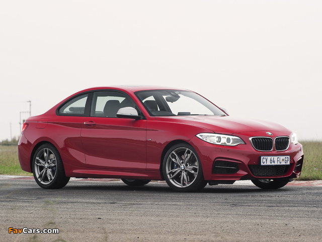 Images of BMW M235i Coupé ZA-spec (F22) 2014 (640 x 480)