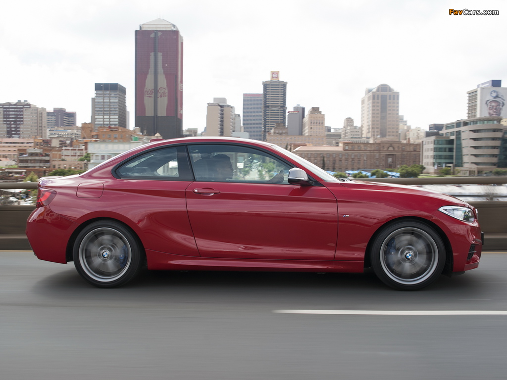 Images of BMW M235i Coupé ZA-spec (F22) 2014 (1024 x 768)