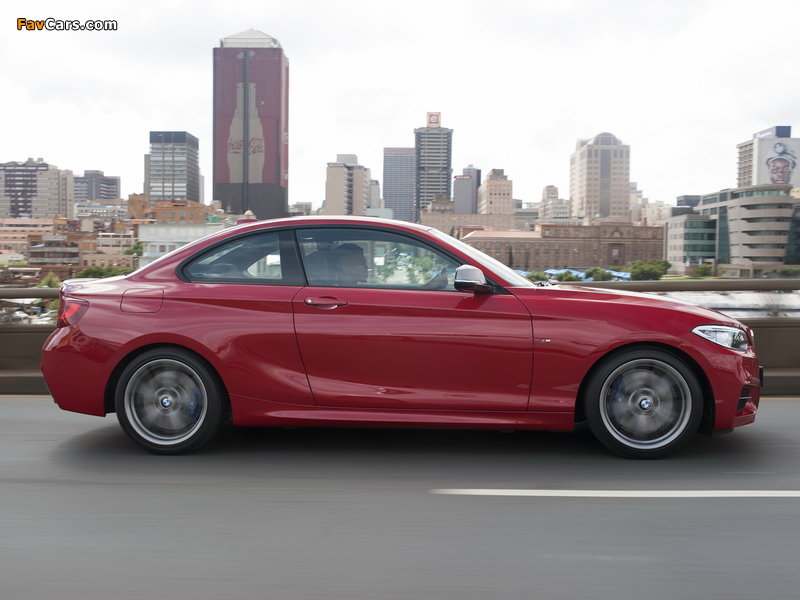 Images of BMW M235i Coupé ZA-spec (F22) 2014 (800 x 600)