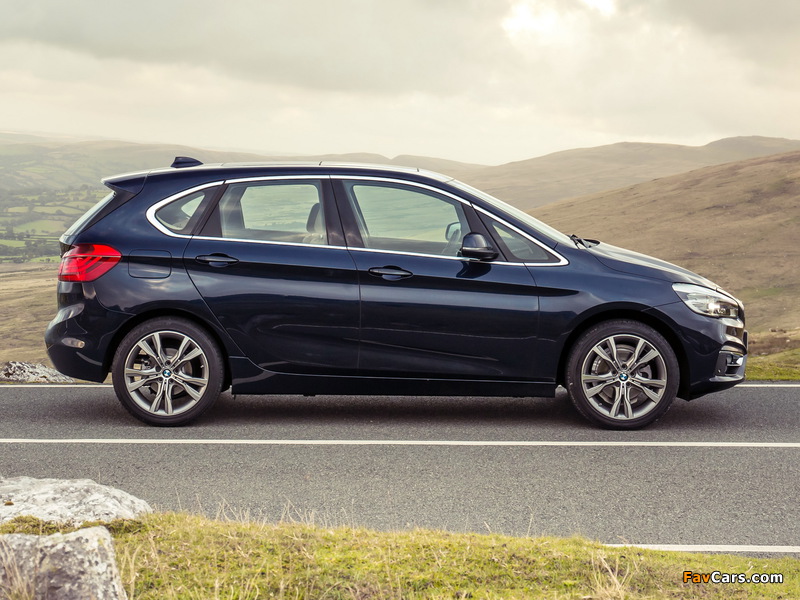 Images of BMW 218d Active Tourer Luxury Line UK-spec (F45) 2014 (800 x 600)