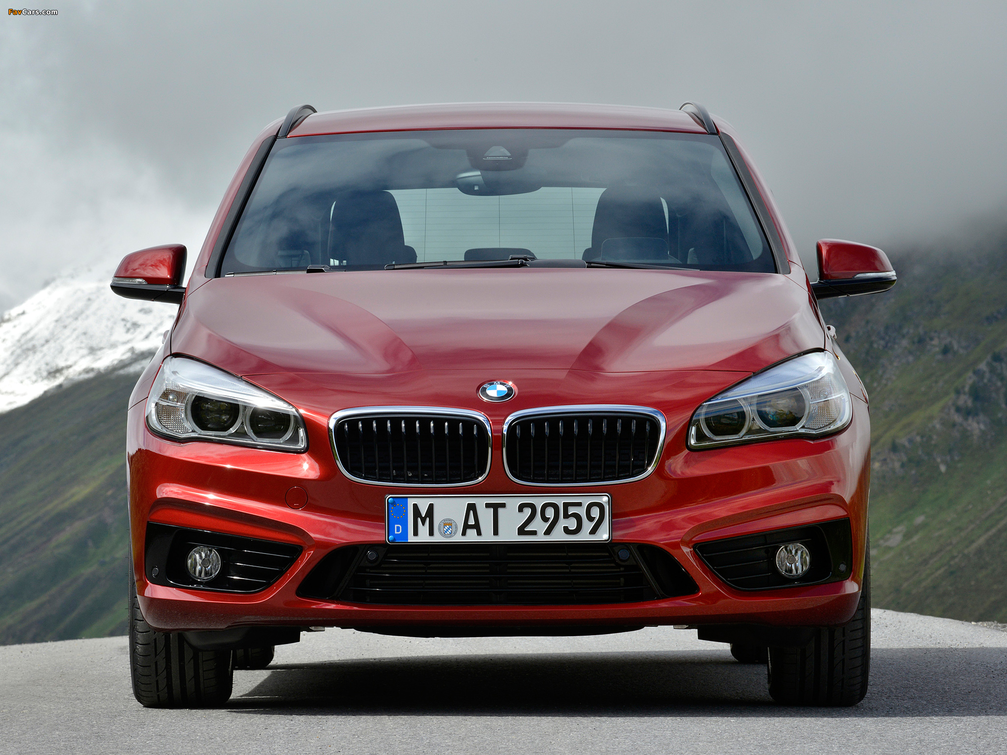 Images of BMW 218d Active Tourer Sport Line (F45) 2014 (2048 x 1536)