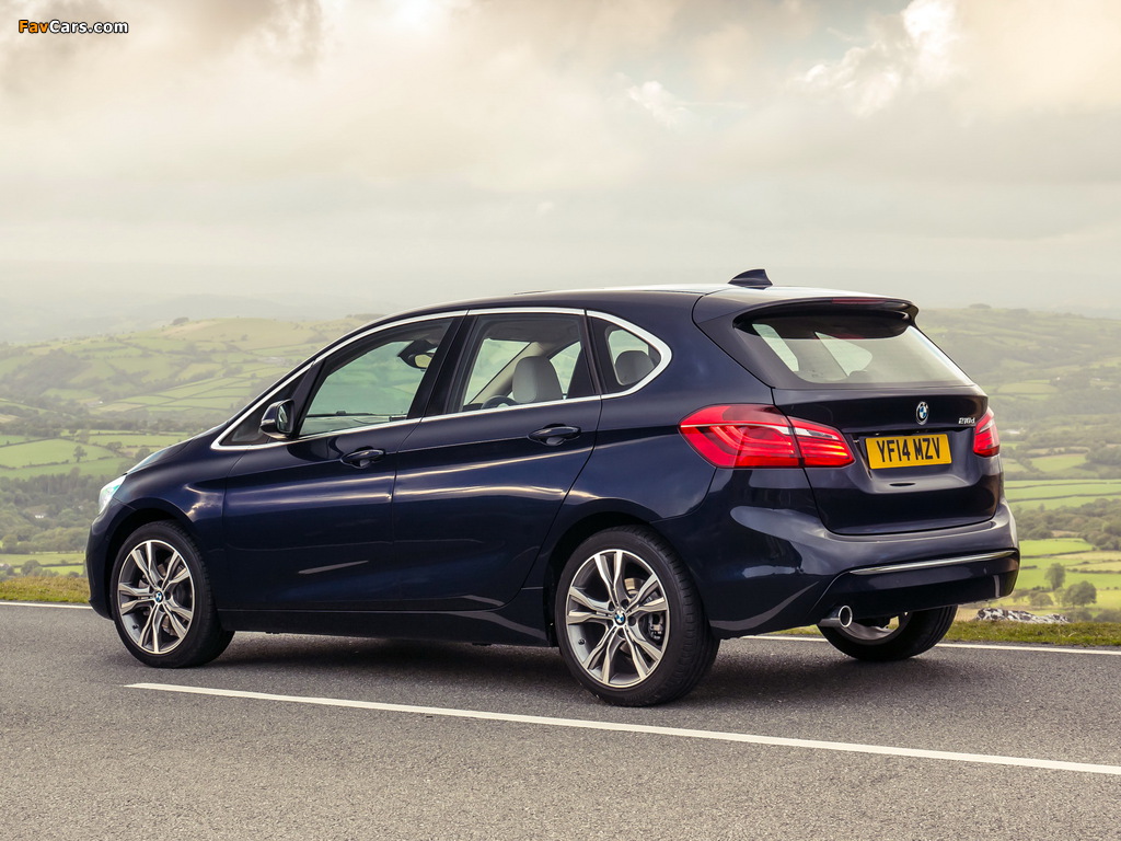 Images of BMW 218d Active Tourer Luxury Line UK-spec (F45) 2014 (1024 x 768)