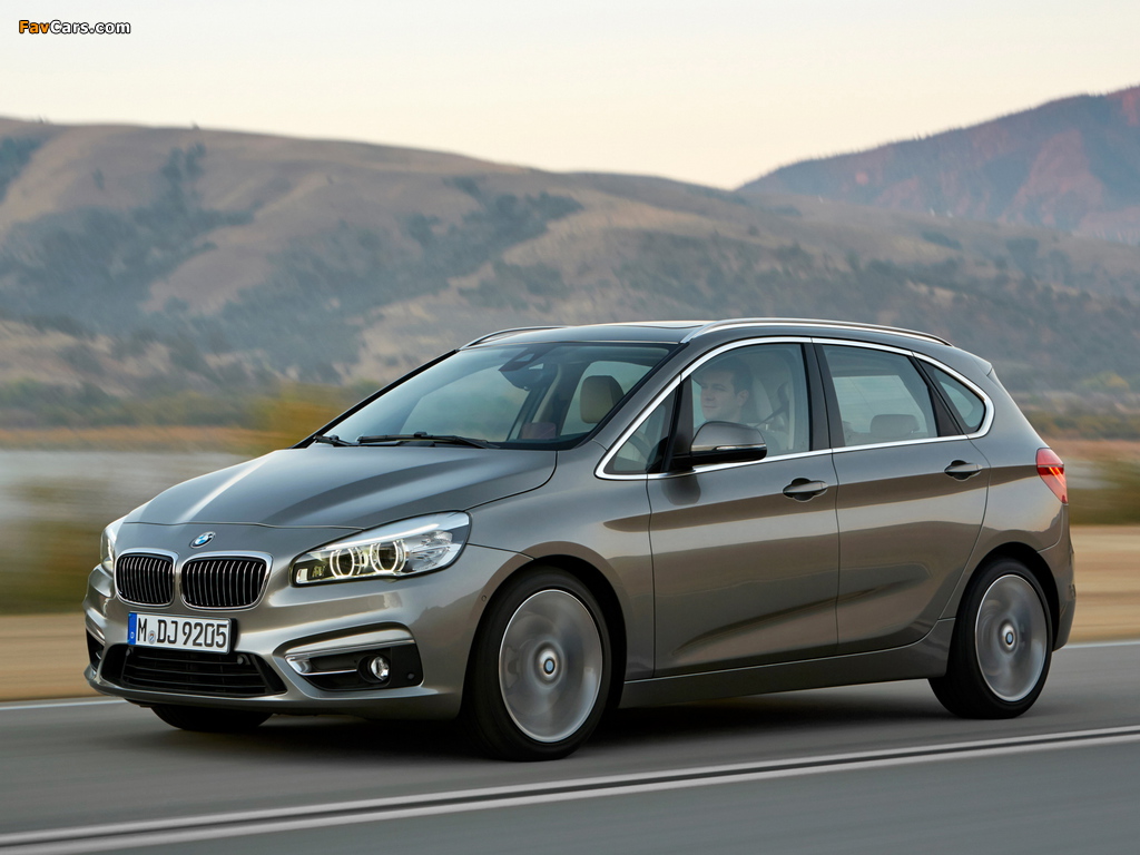 Photos of BMW 225i Active Tourer Luxury Line (F45) 2014 (1024 x 768)