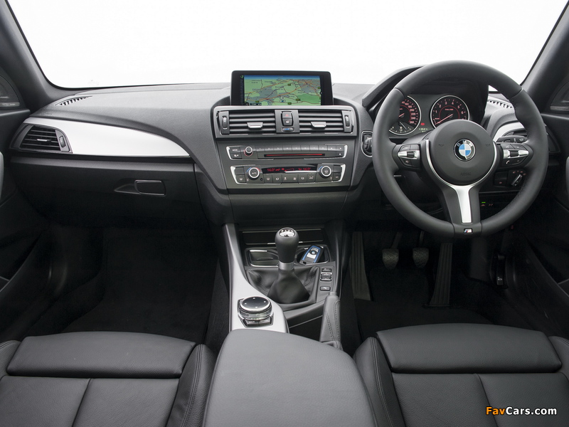 Photos of BMW M235i Coupé ZA-spec (F22) 2014 (800 x 600)