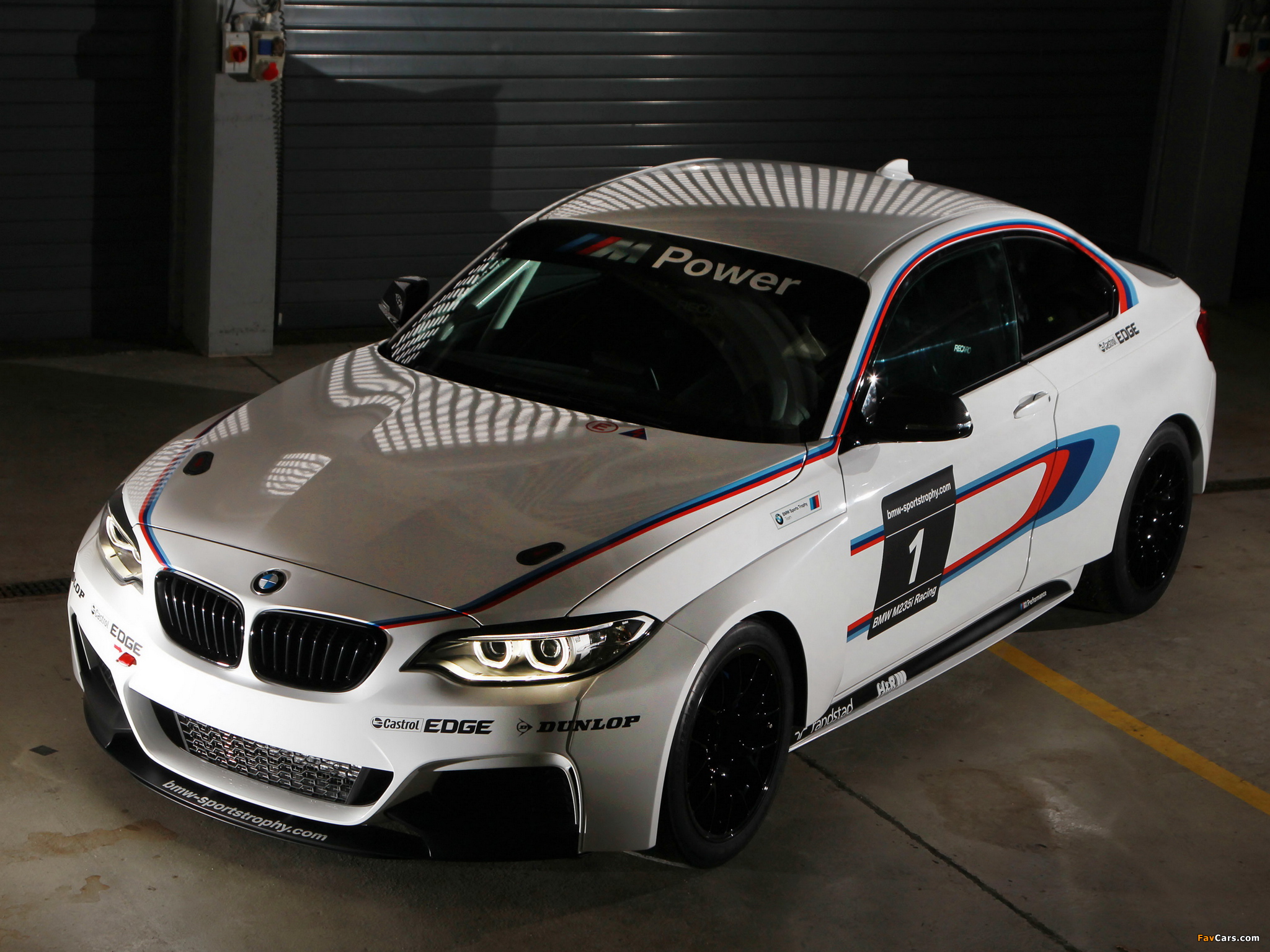 Photos of BMW M235i Racing (F22) 2014 (2048 x 1536)