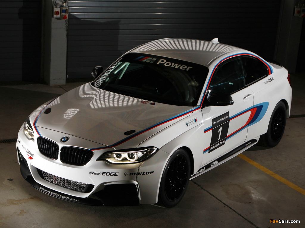 Photos of BMW M235i Racing (F22) 2014 (1024 x 768)