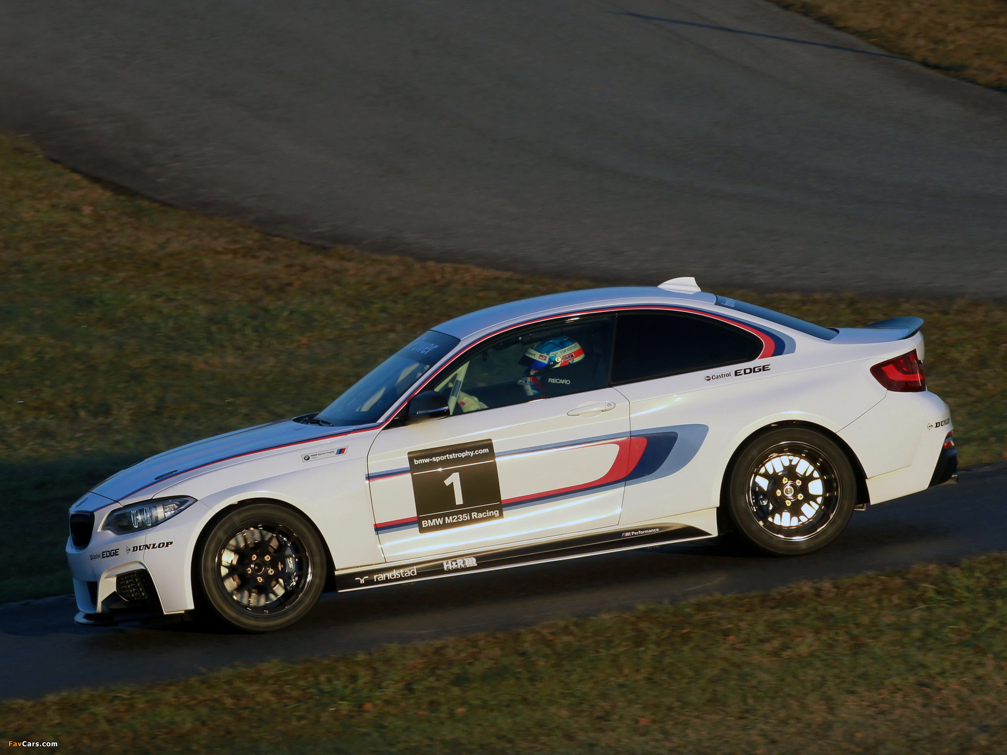 Pictures of BMW M235i Racing (F22) 2014 (2048 x 1536)