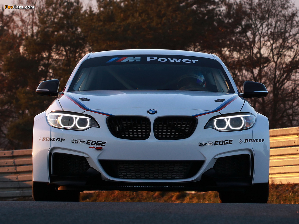 Pictures of BMW M235i Racing (F22) 2014 (1024 x 768)