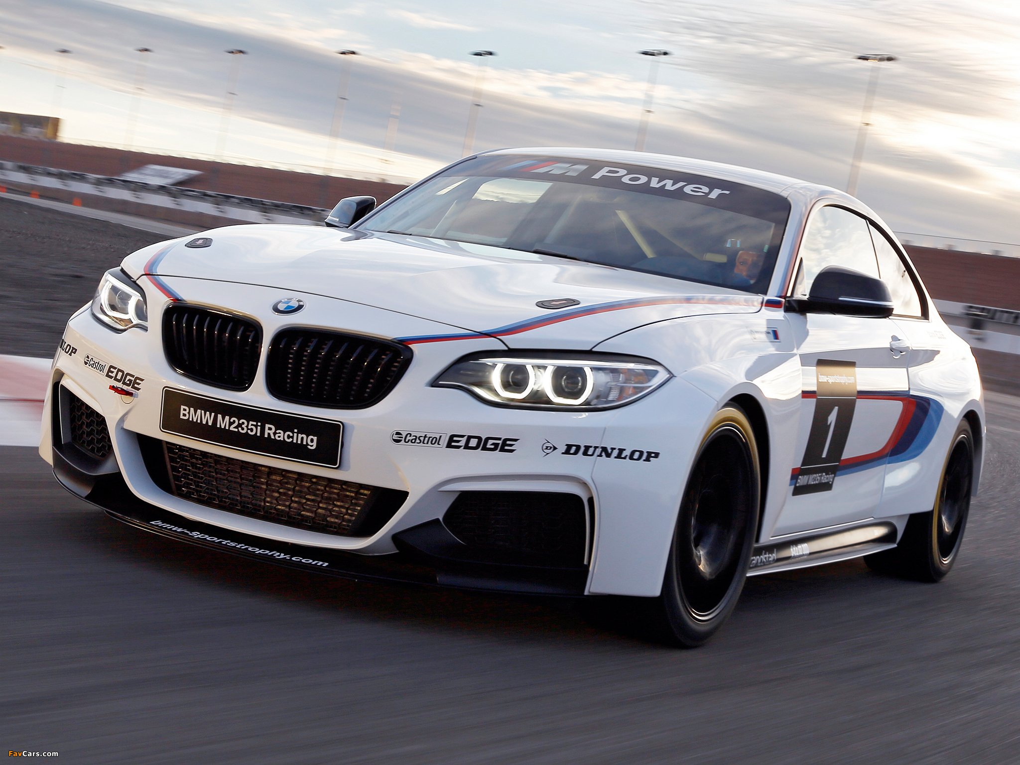 Pictures of BMW M235i Racing (F22) 2014 (2048 x 1536)