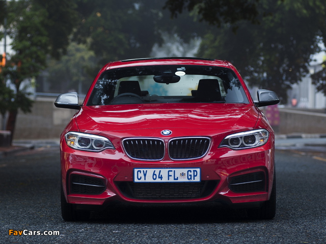 Pictures of BMW M235i Coupé ZA-spec (F22) 2014 (640 x 480)