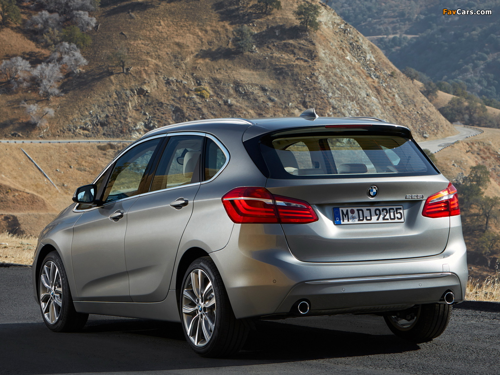 Pictures of BMW 225i Active Tourer Luxury Line (F45) 2014 (1024 x 768)