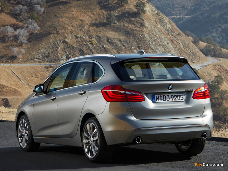 Pictures of BMW 225i Active Tourer Luxury Line (F45) 2014 (800 x 600)