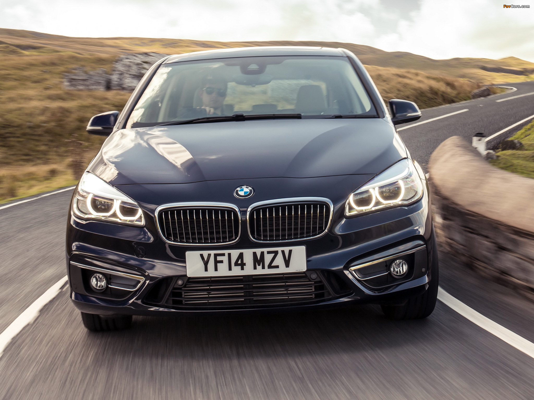 Pictures of BMW 218d Active Tourer Luxury Line UK-spec (F45) 2014 (2048 x 1536)
