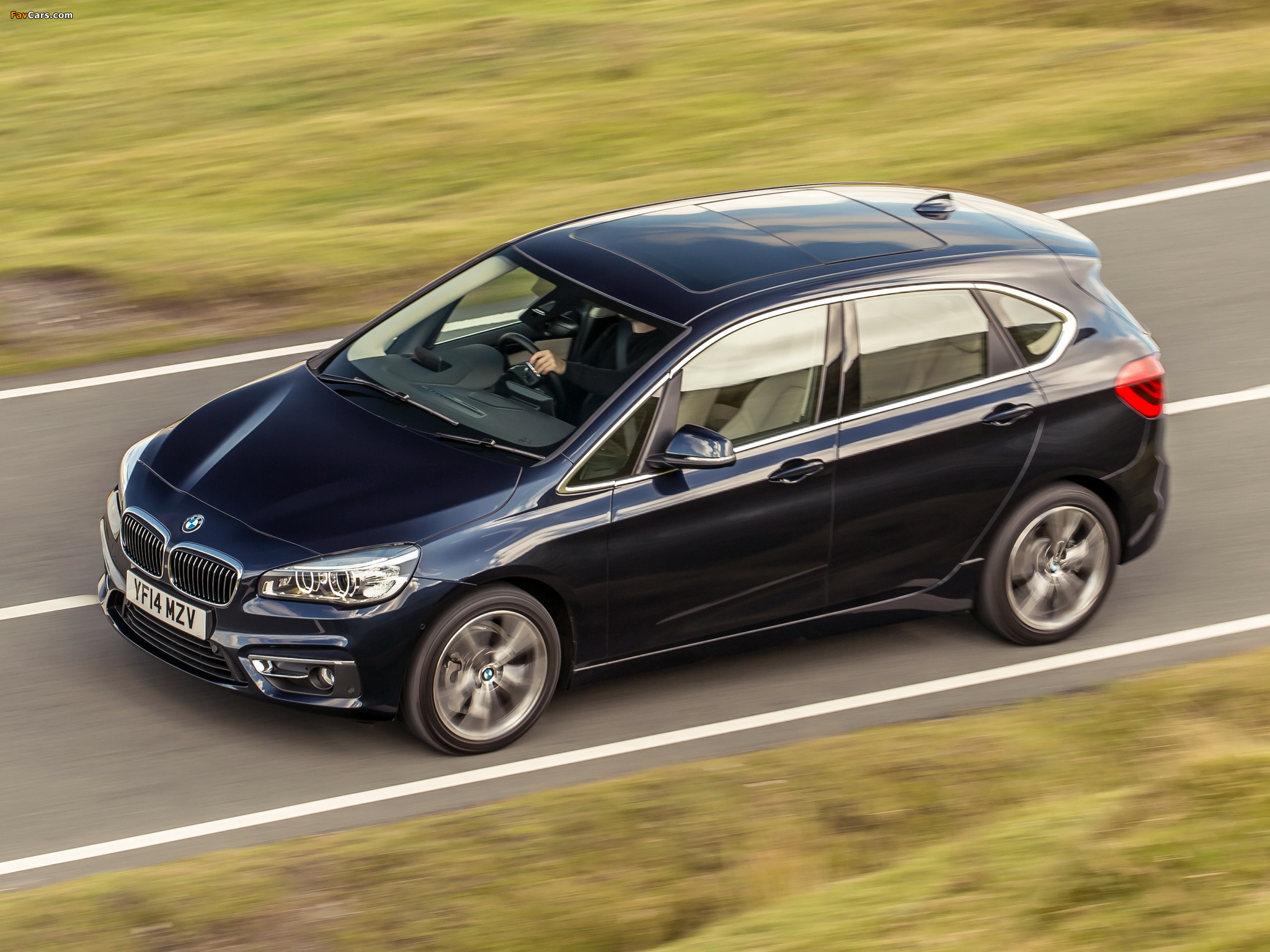 BMW 218d Active Tourer Luxury Line UK-spec (F45) 2014 wallpapers (2048 x 1536)