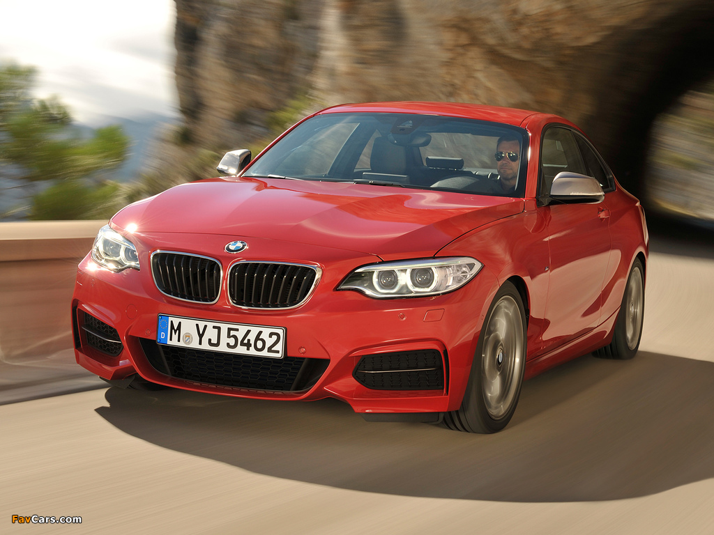 BMW M235i Coupé (F22) 2014 wallpapers (1024 x 768)