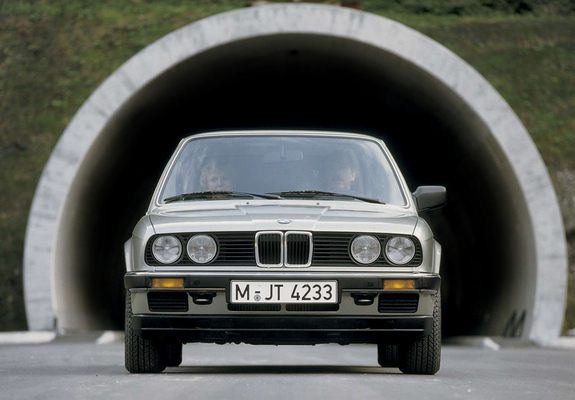 BMW 318i Coupe (E30) 1982–91 images