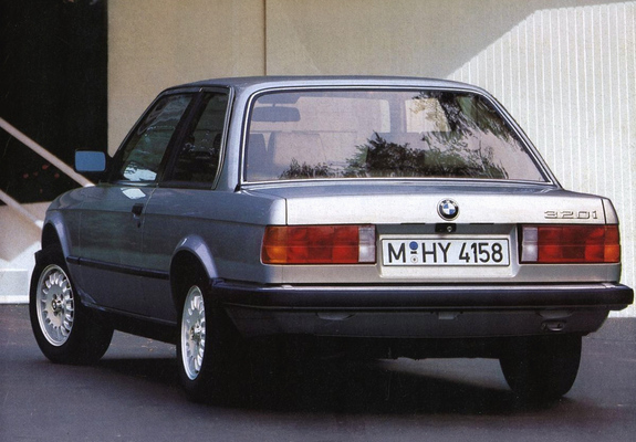 BMW 320i Coupe (E30) 1982–91 images