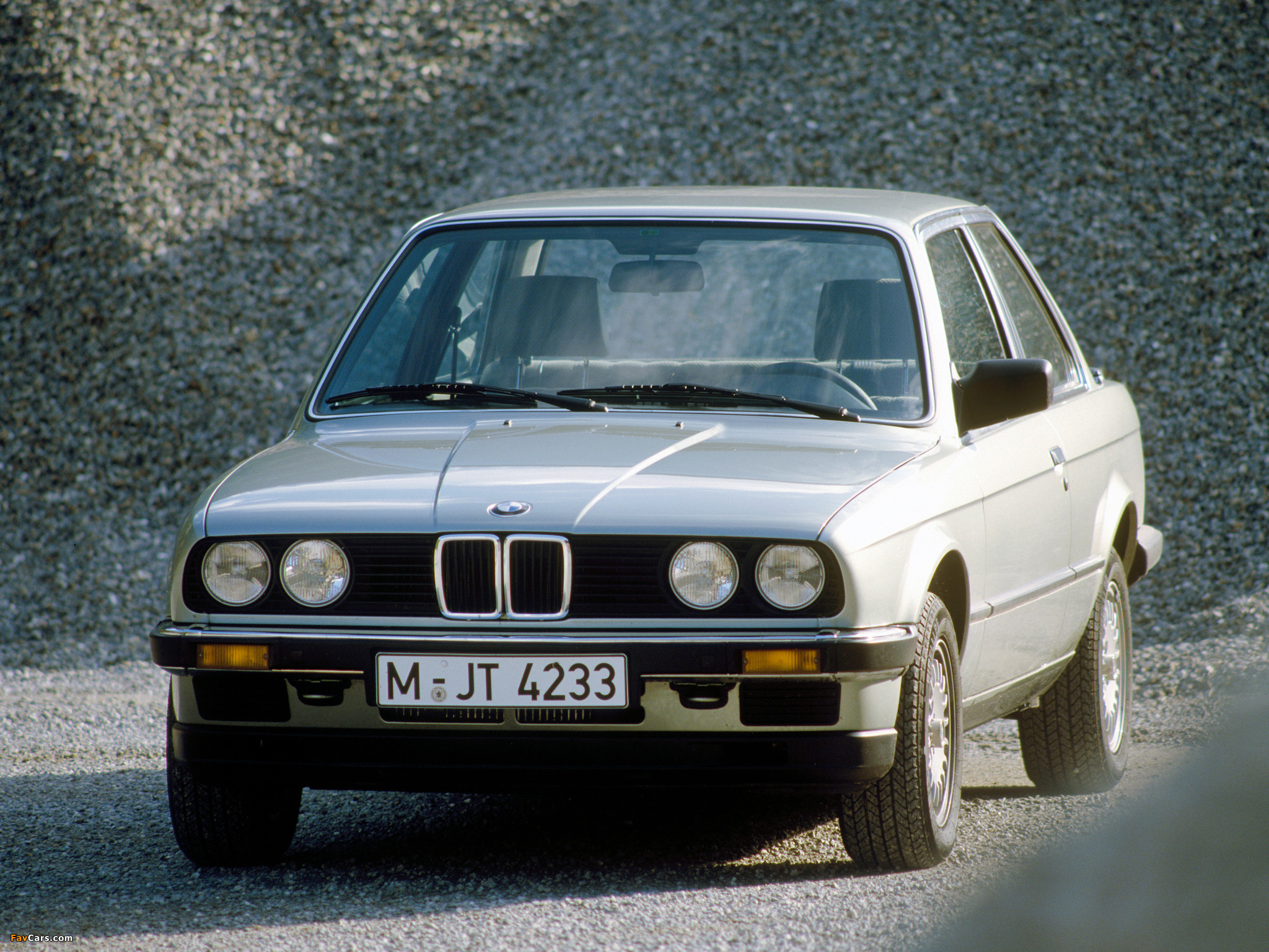 BMW 318i Coupe (E30) 1982–91 photos (2048 x 1536)