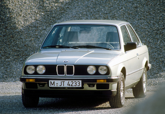 BMW 318i Coupe (E30) 1982–91 photos