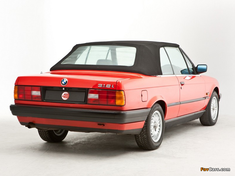 BMW 318i Cabrio UK-spec (E30) 1990–93 images (800 x 600)