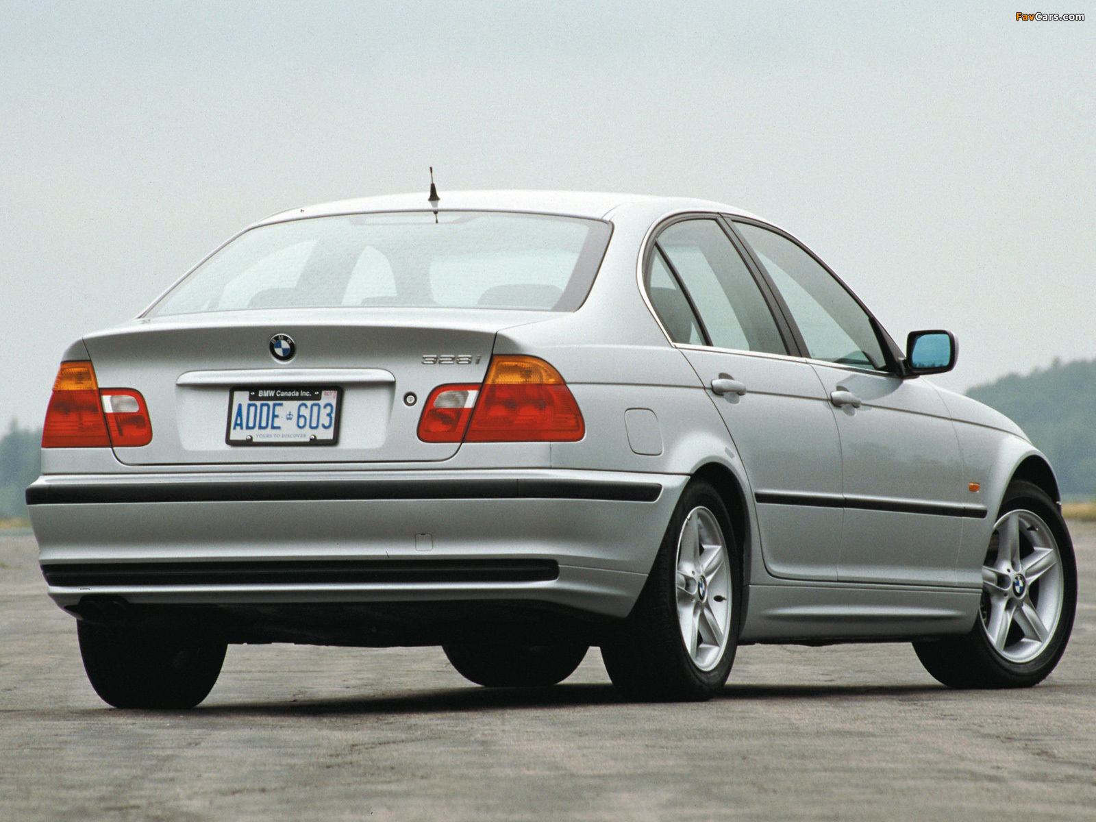 BMW 328i Sedan US-spec (E46) 1998–2000 images (1600 x 1200)