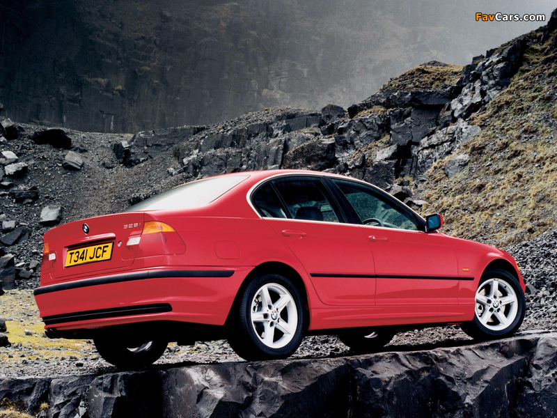 BMW 328i Sedan UK-spec (E46) 1998–2000 photos (800 x 600)