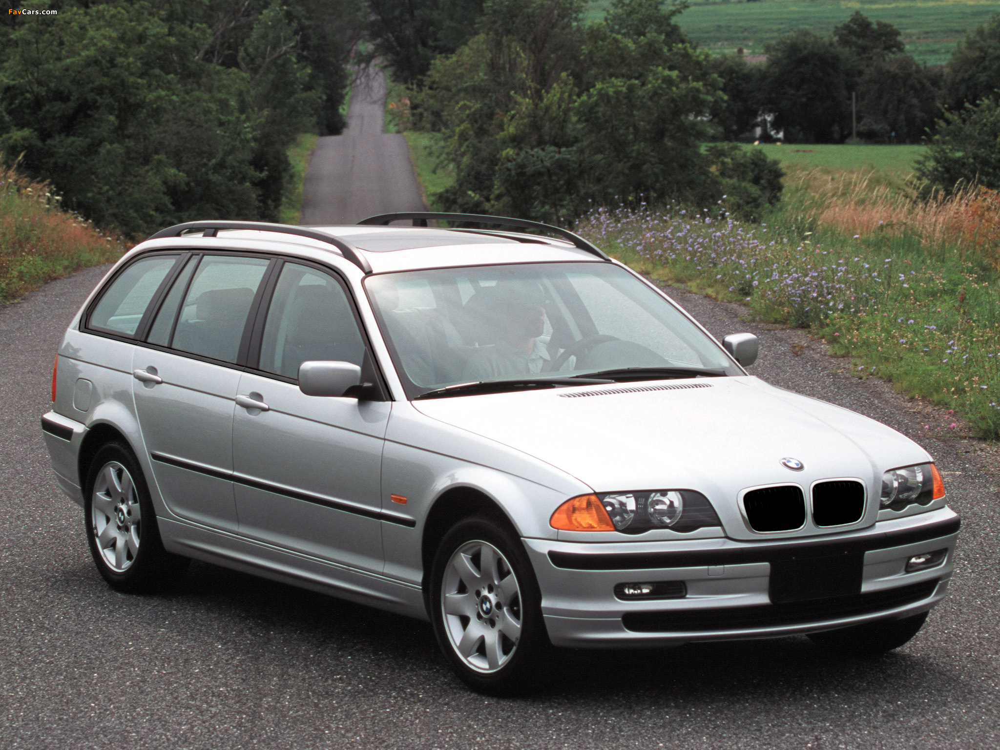 BMW 325Xi Touring US-spec (E46) 2000–01 photos (2048 x 1536)