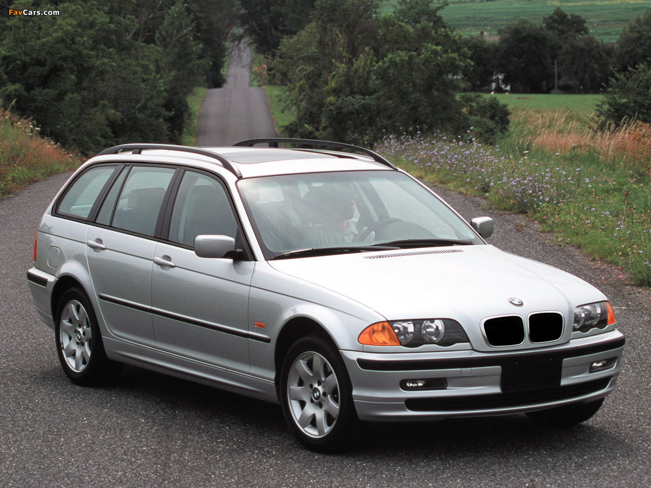 BMW 325Xi Touring US-spec (E46) 2000–01 photos (1280 x 960)