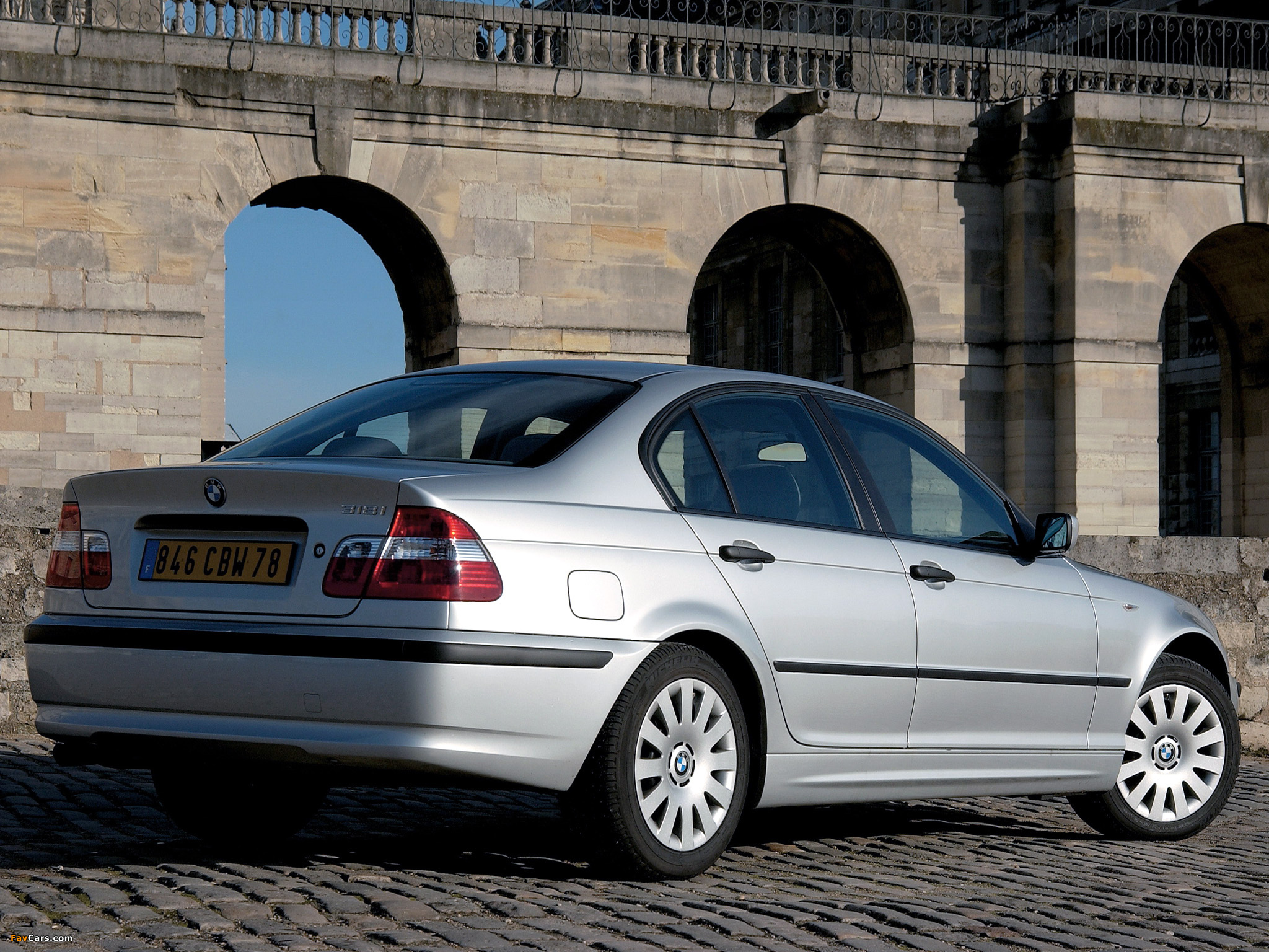 BMW 318i Sedan (E46) 2001–05 images (2048 x 1536)