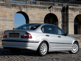 BMW 318i Sedan (E46) 2001–05 images