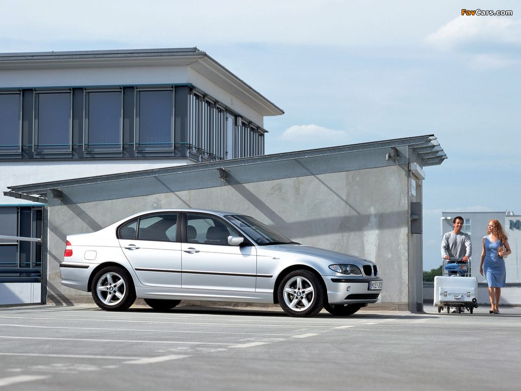 BMW 318i Sedan (E46) 2001–05 images (1024 x 768)