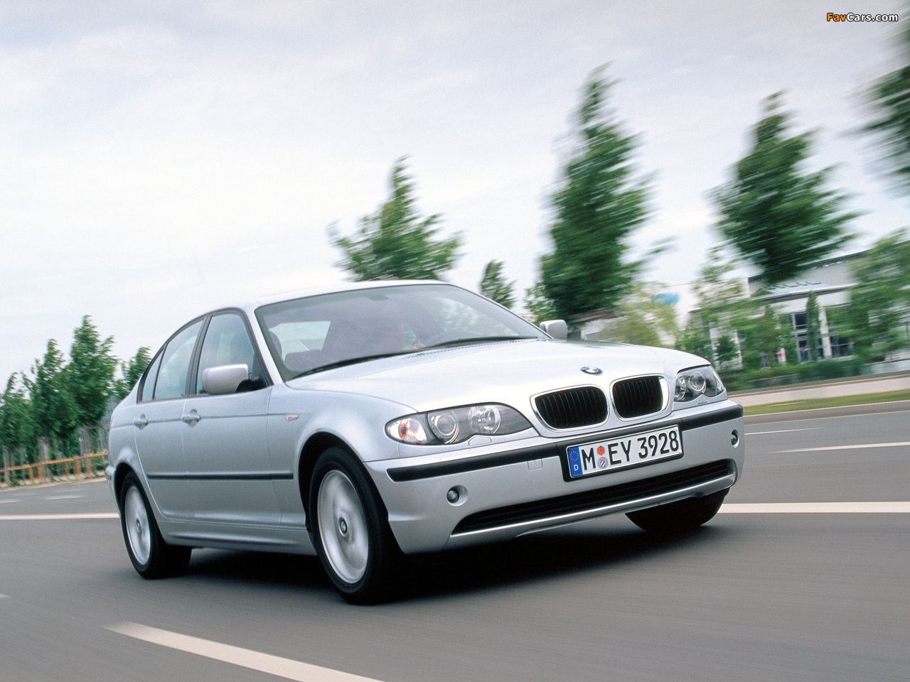 BMW 318i Sedan (E46) 2001–05 images (1280 x 960)