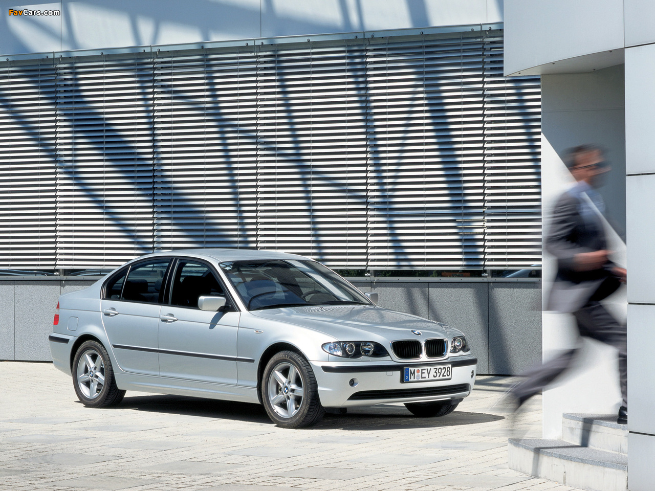 BMW 318i Sedan (E46) 2001–05 pictures (1280 x 960)