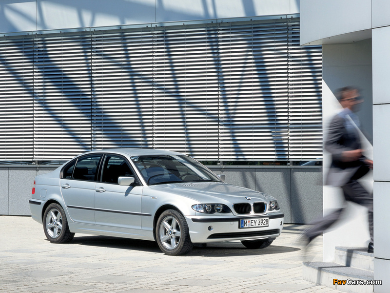BMW 318i Sedan (E46) 2001–05 pictures (800 x 600)