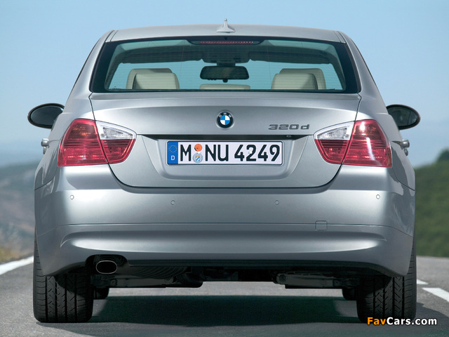 BMW 320d Sedan (E90) 2005–08 images (640 x 480)