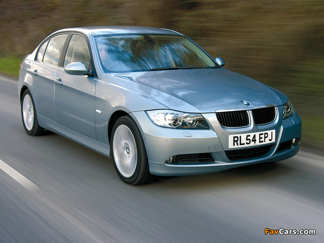 BMW 320d Sedan UK-spec (E90) 2005–08 photos (640 x 480)