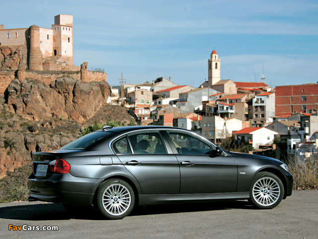 BMW 330i Sedan (E90) 2005–08 photos (640 x 480)