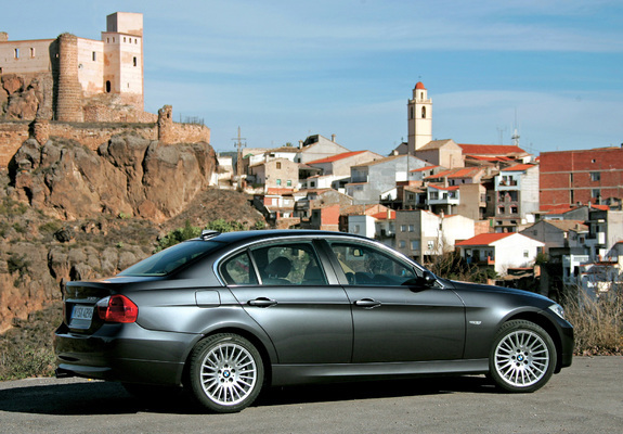 BMW 330i Sedan (E90) 2005–08 photos