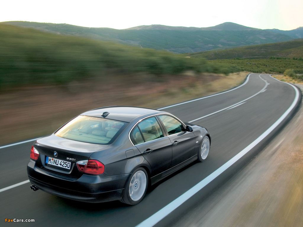 BMW 330i Sedan (E90) 2005–08 photos (1024 x 768)