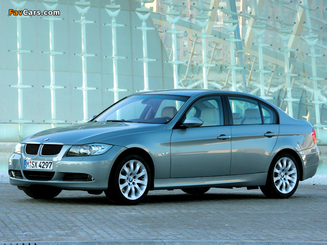 BMW 320d Sedan (E90) 2005–08 pictures (640 x 480)