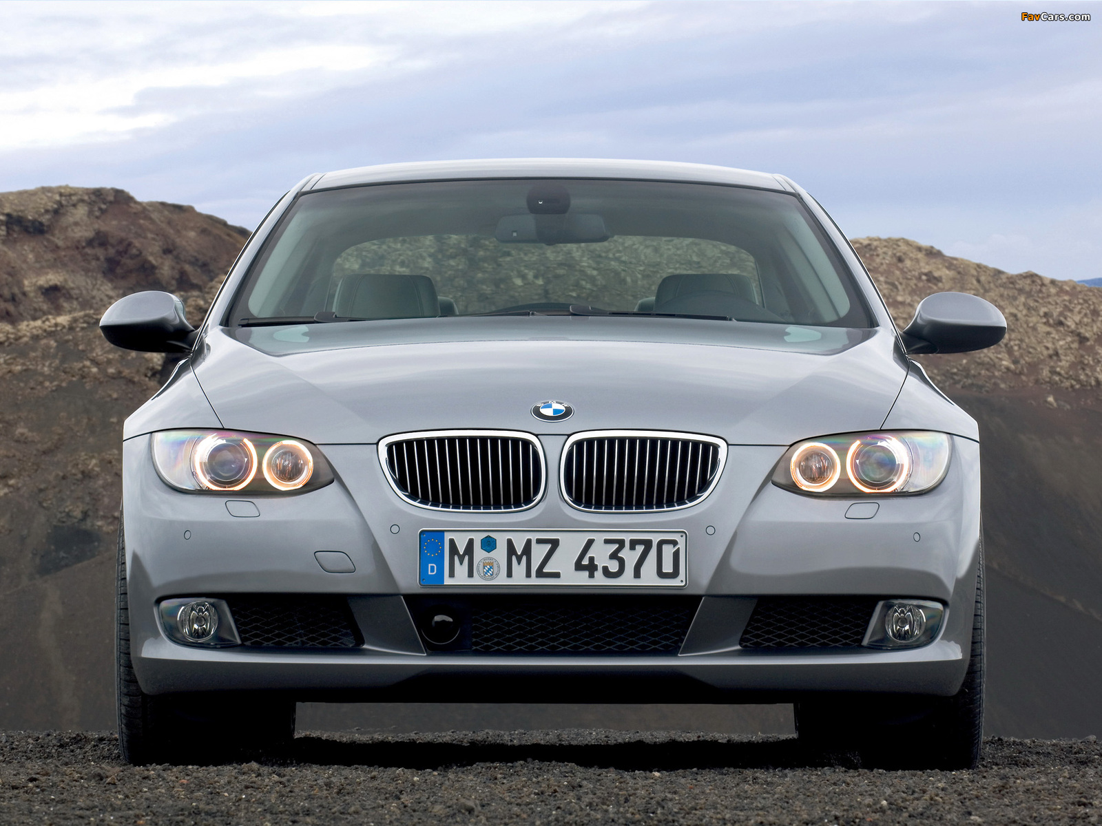 BMW 335i Coupe (E92) 2007–10 images (1600 x 1200)