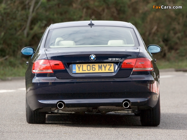 BMW 335i Coupe UK-spec (E92) 2007–10 images (640 x 480)