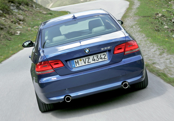 BMW 335i Coupe (E92) 2007–10 pictures