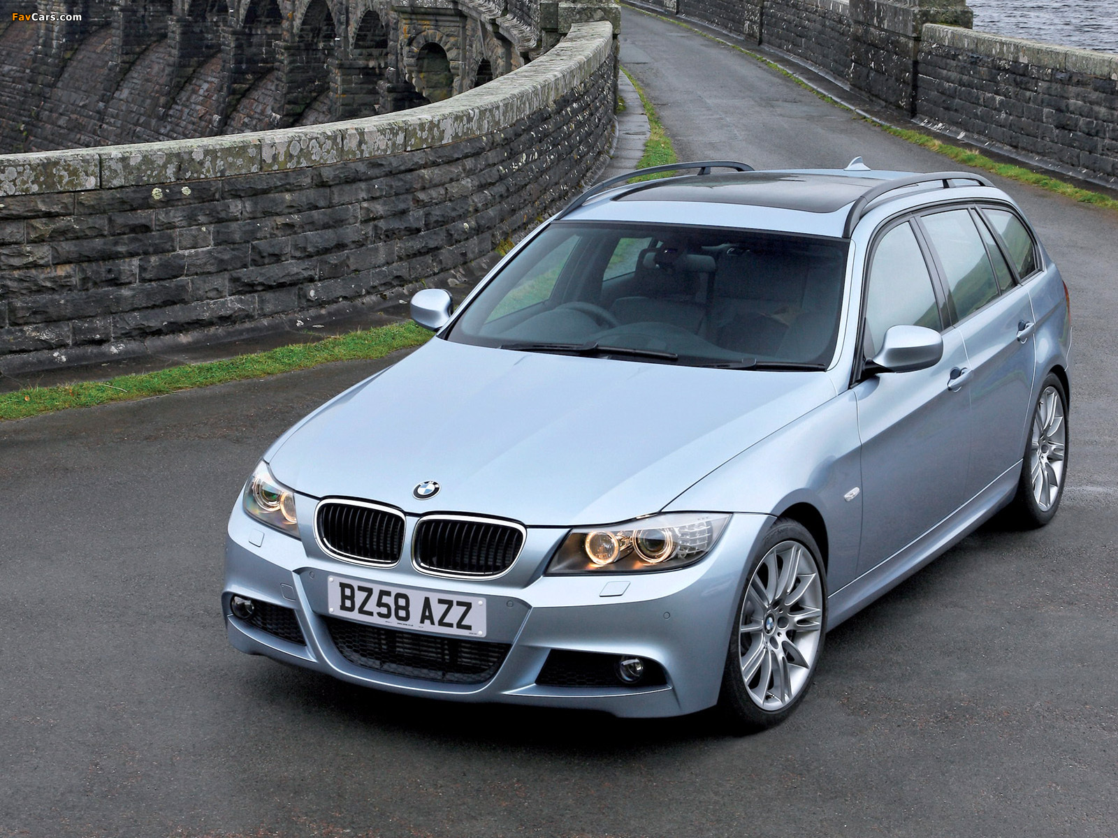 BMW 330d Touring M Sports Package UK-spec (E91) 2008–12 images (1600 x 1200)