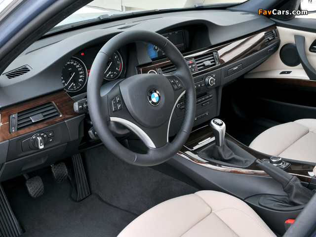 BMW 335i Sedan (E90) 2008–11 images (640 x 480)