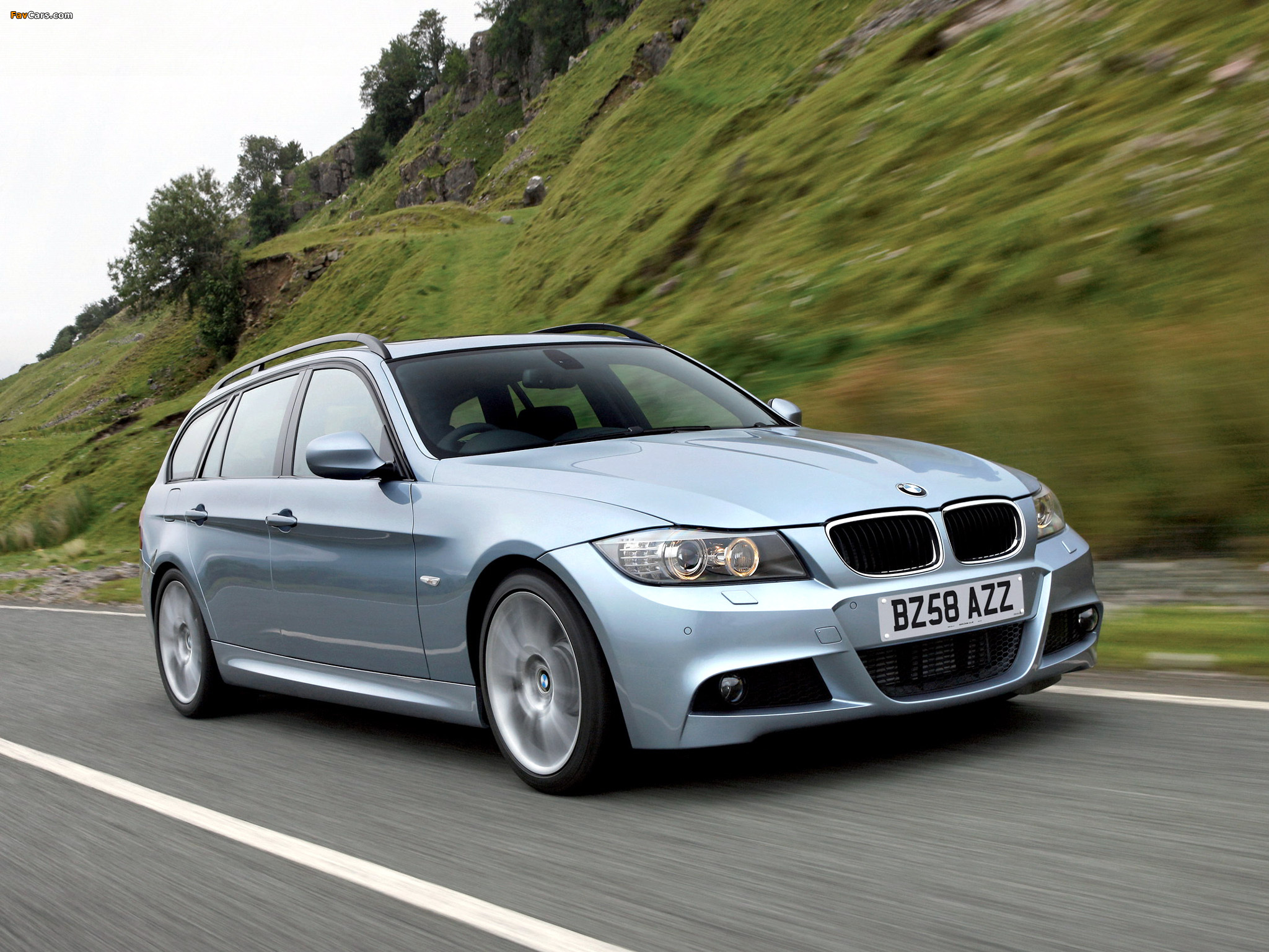 BMW 330d Touring M Sports Package UK-spec (E91) 2008–12 images (2048 x 1536)