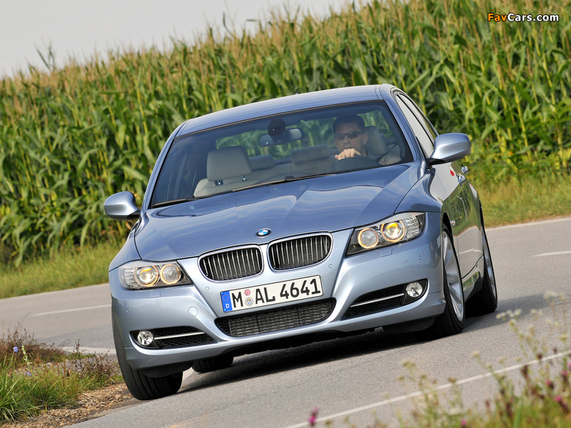 BMW 335i Sedan (E90) 2008–11 images (800 x 600)