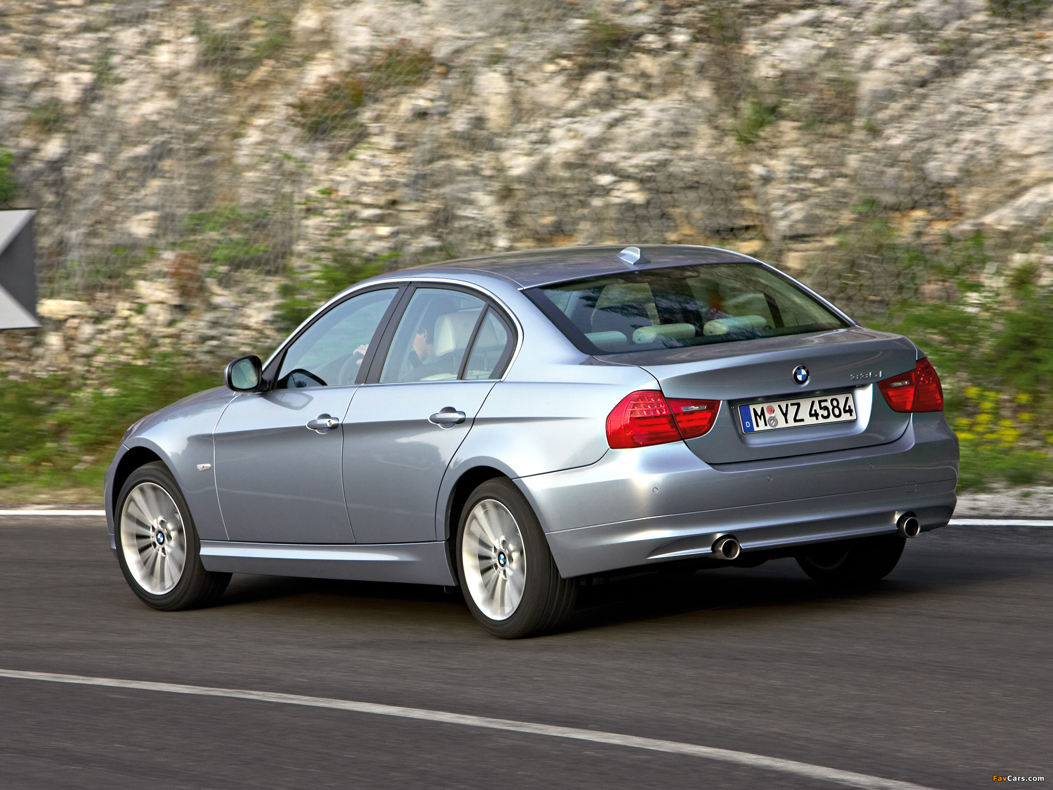 BMW 335i Sedan (E90) 2008–11 images (2048 x 1536)