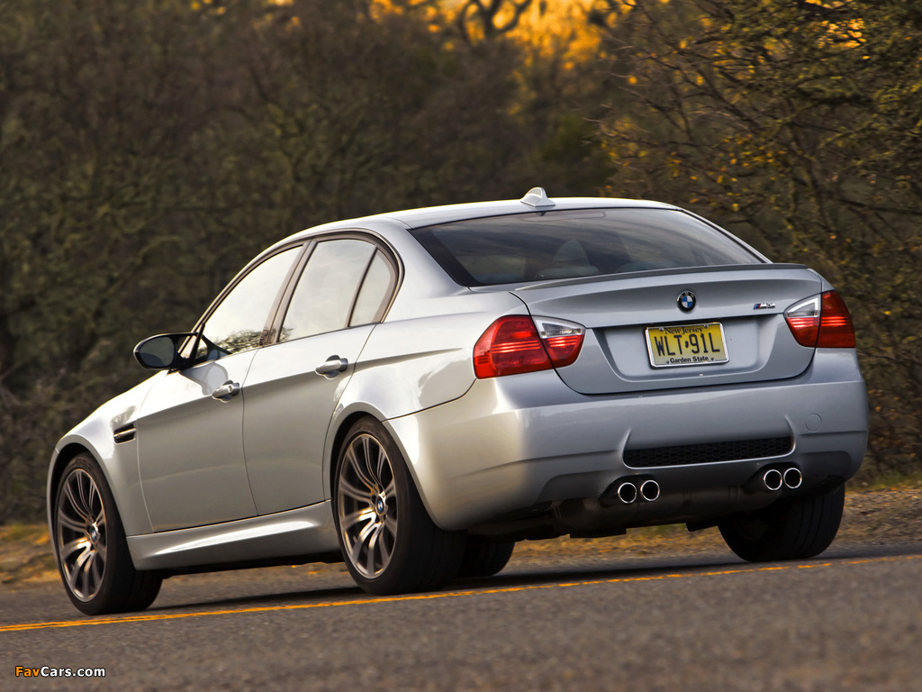 BMW M3 Sedan US-spec (E90) 2008–10 images (1024 x 768)